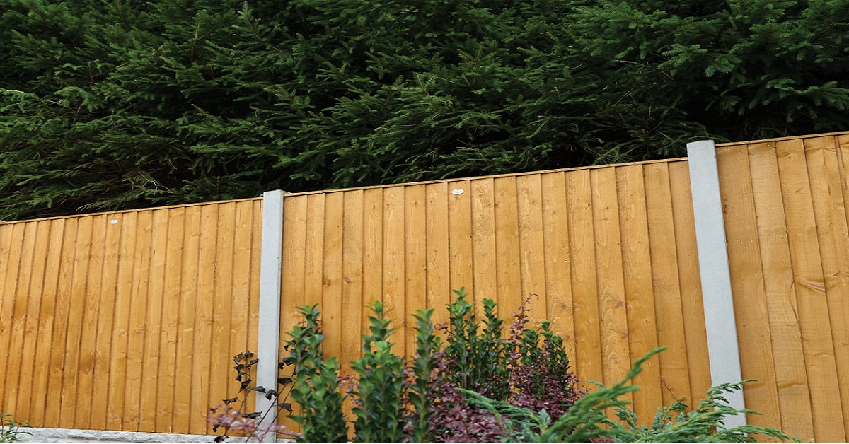 Top 5 Benefits of Installing Feather Edge Fence Panels in Your Garden